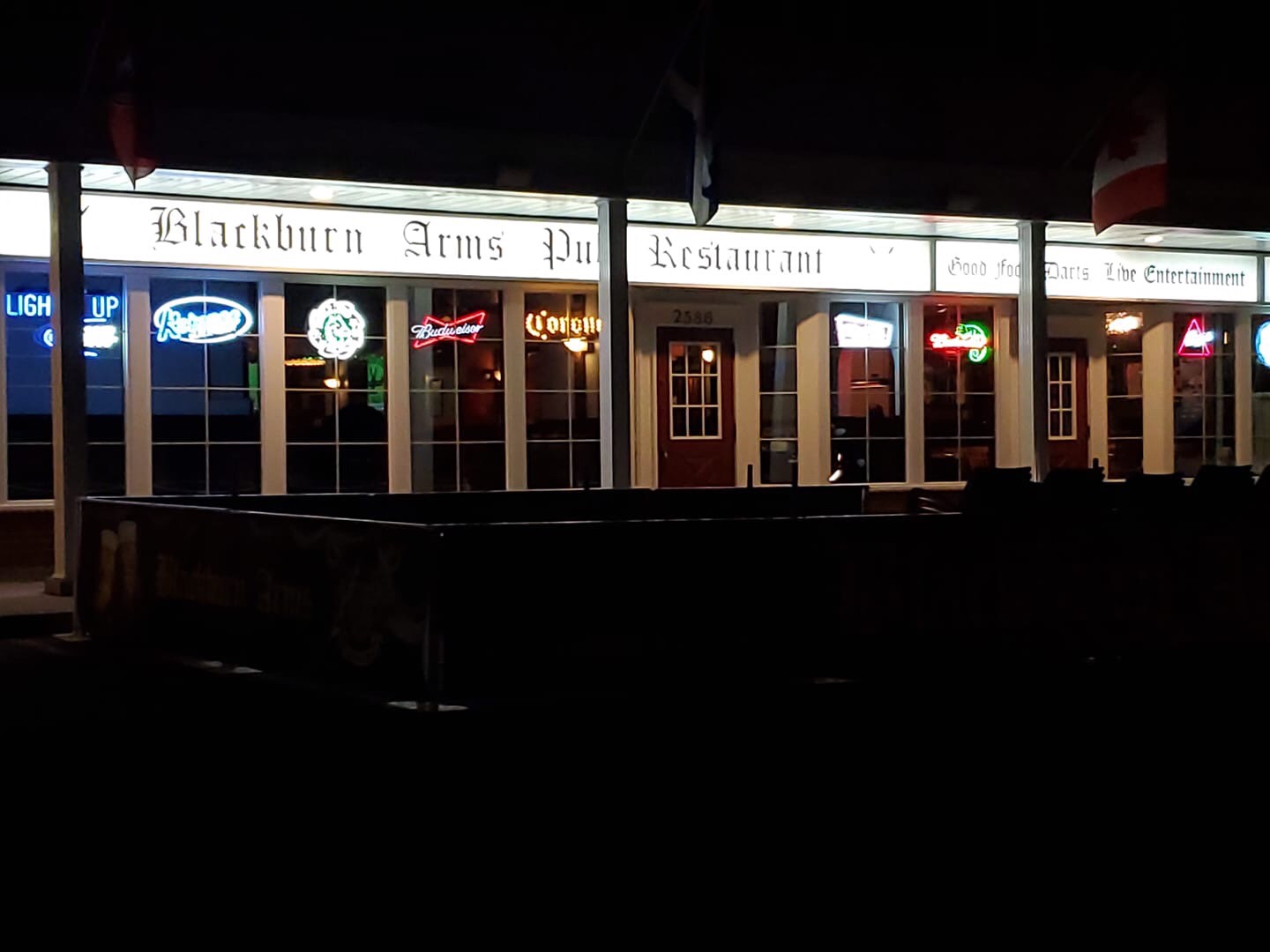 Exterior Blackburn Arms Pub in Ottawa
